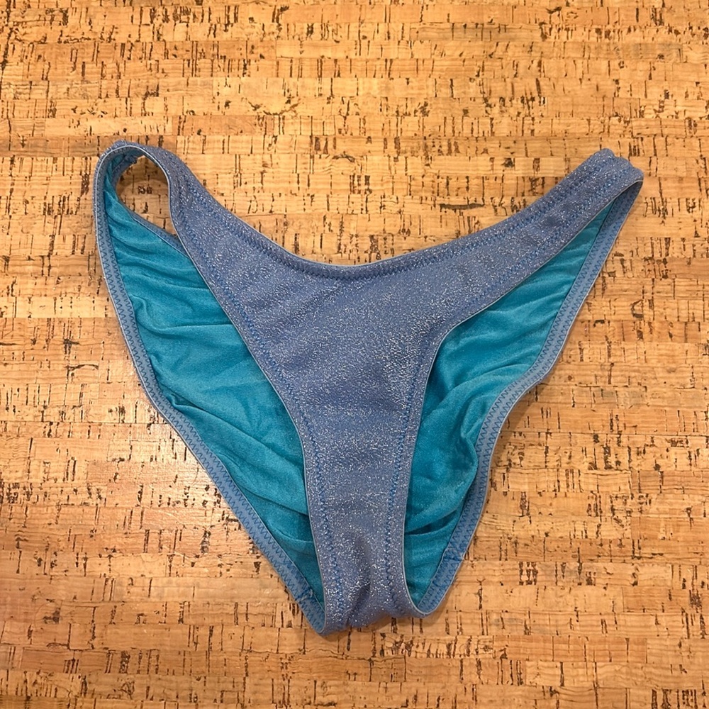 Super cute blue tringl swimsuit